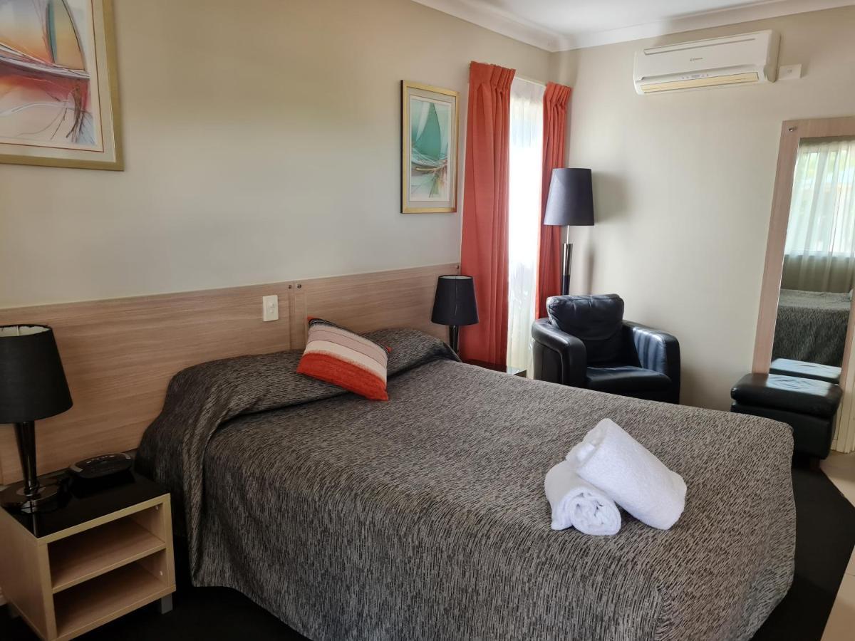 Cobar Central Motor Inn Exteriör bild